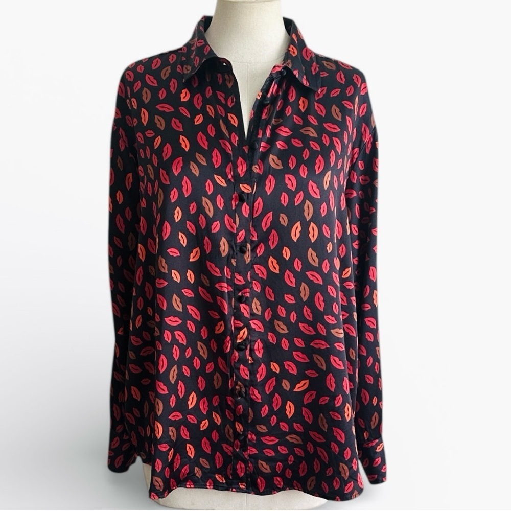 Johnny Was Zamora Boxy Charmeuse LIPS Button Down SILK Blouse sz Medium